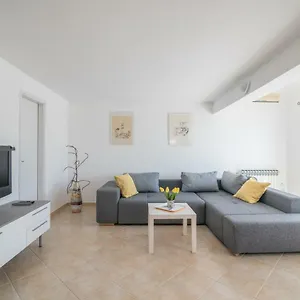 Lavanda Apartment Premantura